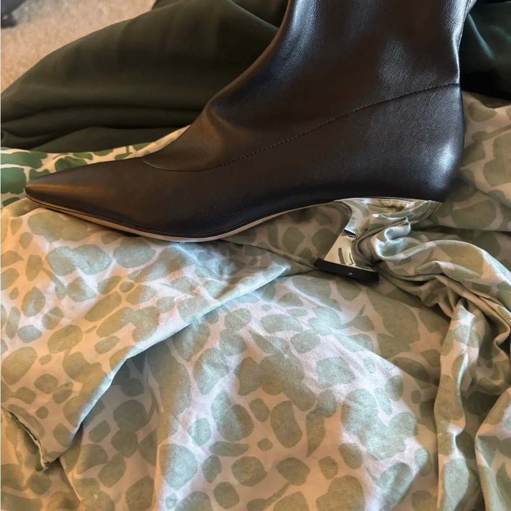 Katy Perry Collections - Picture 2 of 3